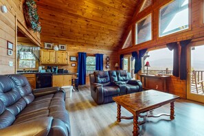 TV, fireplace, video games, DVD player - Cabin W Mtn Views, Sleeps 9・Decks・Private Hot Tub (Sevierville)
