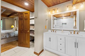 4 chambres, bureau, fer et planche à repasser, Wi-Fi