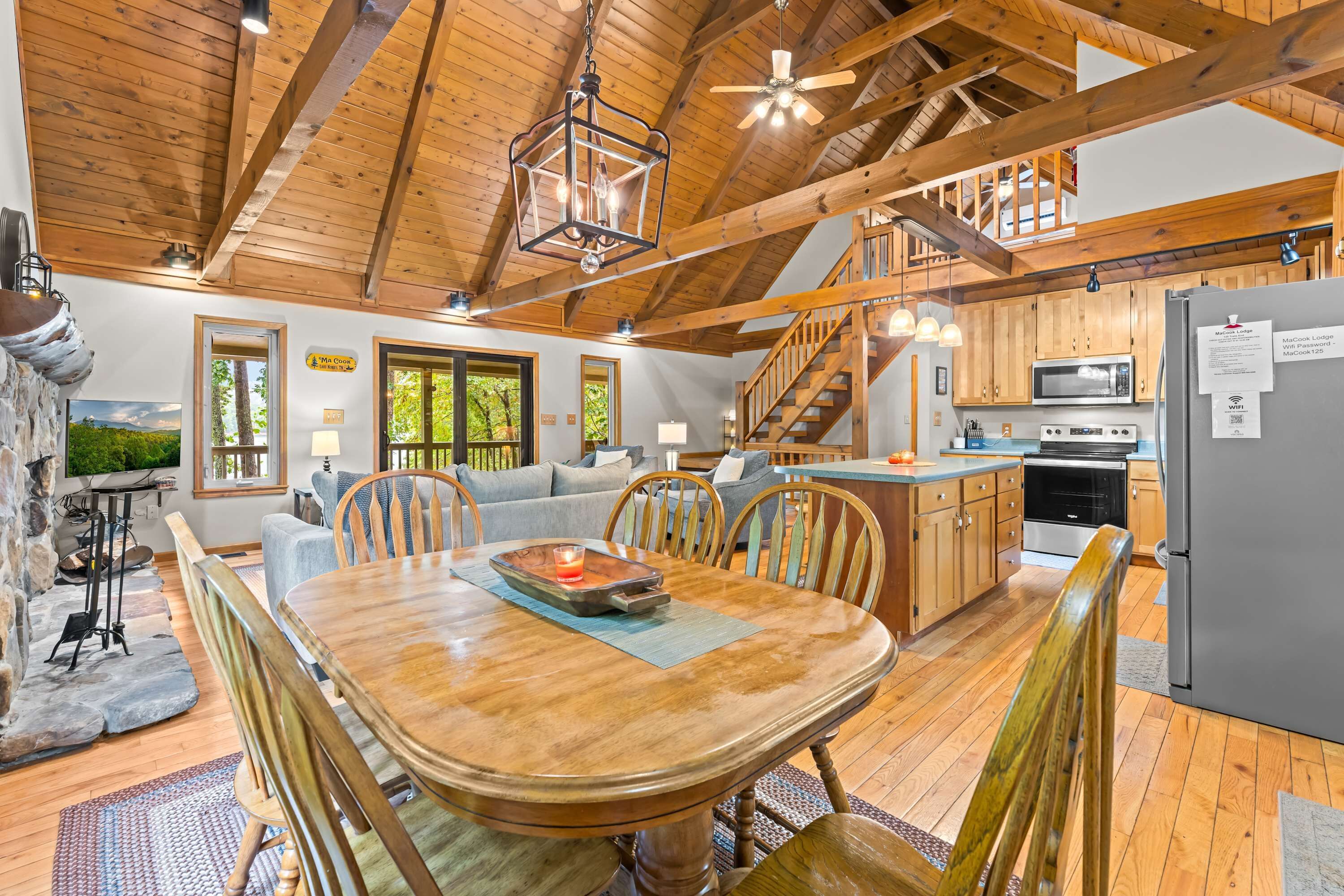 المنشأة من الداخل