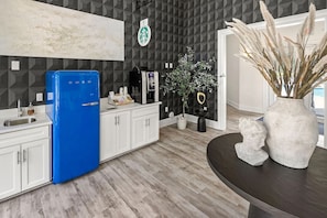 Interior - Landing | Stunning 1BD, Clubhouse, Gym (Concord)