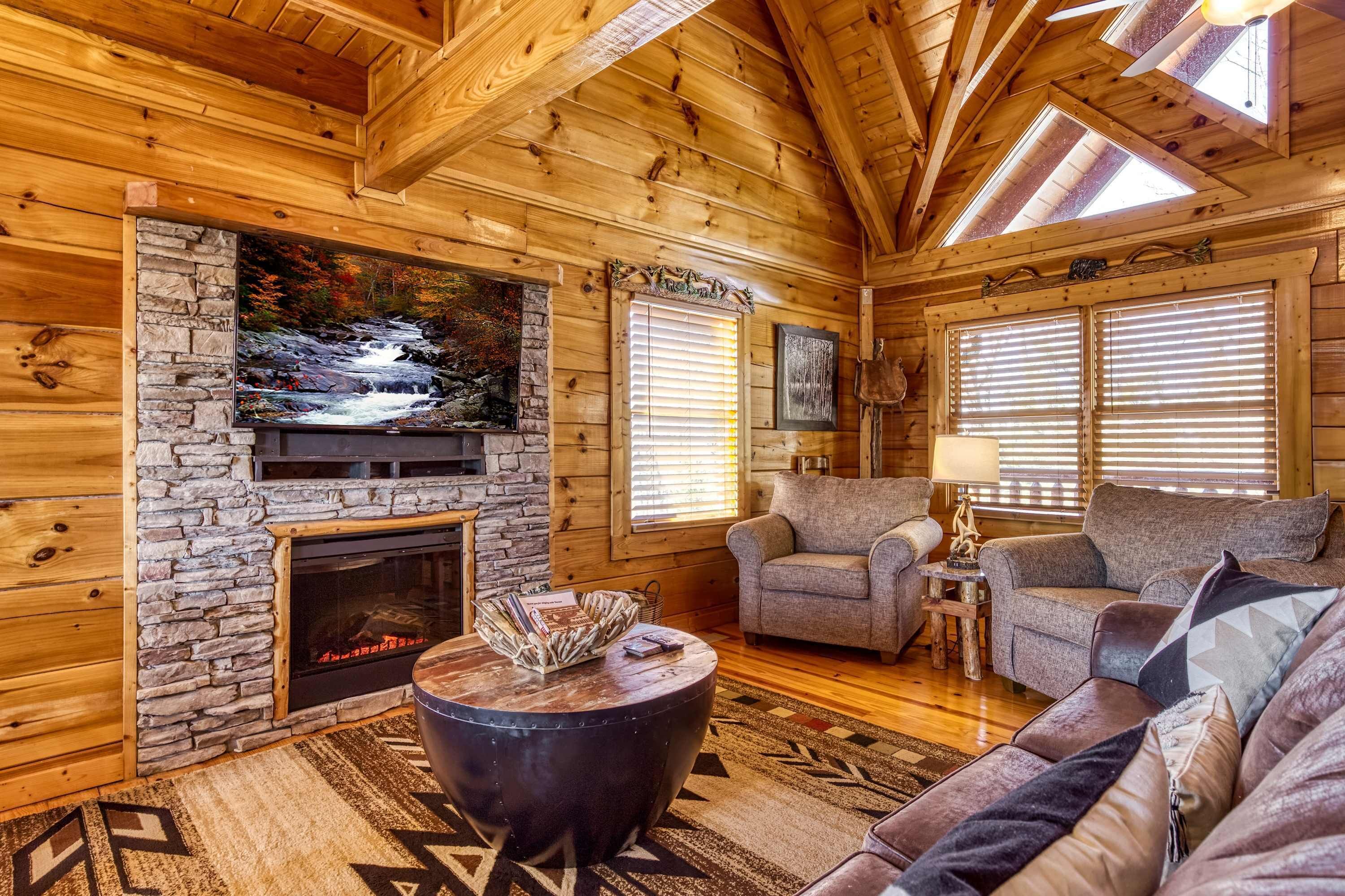 Televisio, takka, DVD-soitin, työhuone