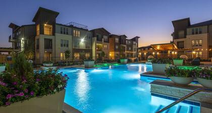 Landing | Modern 2BD, Gym, Pool