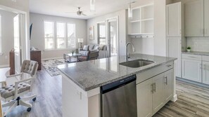 Interior - Landing | Amazing 2BD, Gym, Pool (Katy)