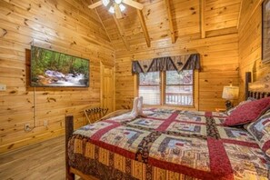 1 bedroom, iron/ironing board, WiFi, bed sheets - Cozy Log Cabin, Sleeps 4, Hot Tub, Grill, Game Room (Pigeon Forge)