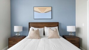 1 bedroom, desk, iron/ironing board, WiFi - Landing | Amazing 1BD, Gym, Pool (Katy)