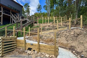 Property grounds - Newly Built Mtn View Home, Sleeps 8・Hot Tub・Games (Sevierville)