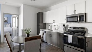 Fridge, dining tables - Landing | Stunning 2BD, Gym, Clubhouse (Arlington)