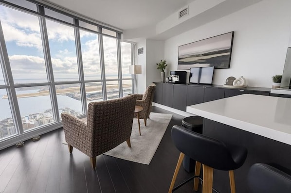 View from property - Iceboat Elegance Suites (Toronto)