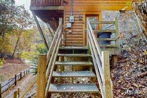 Property grounds - Dog Ok! Serene Cabin Escape・Hot Tub・Woodland Views (Sevierville)