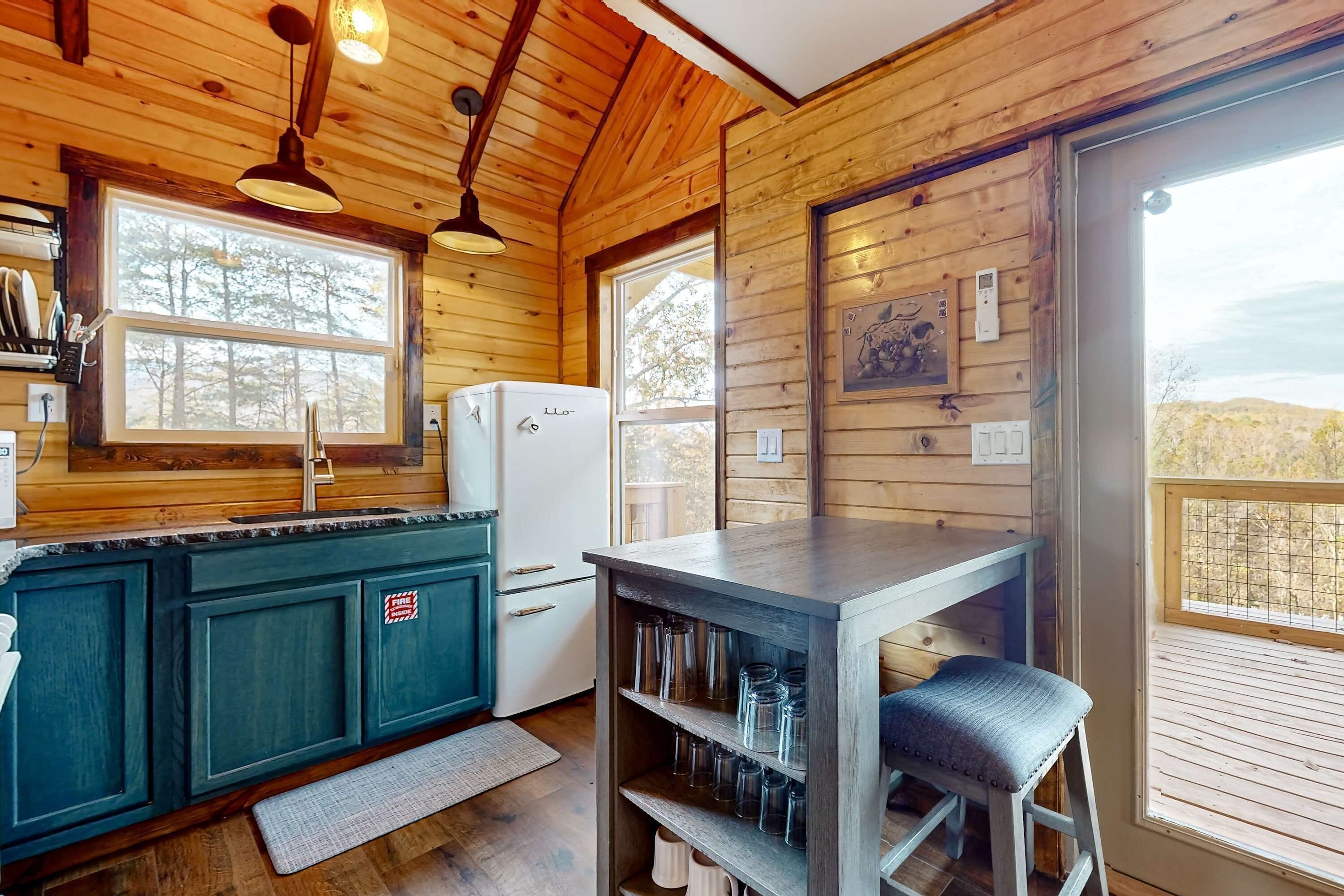 冰箱、微波炉、烤箱、炉灶