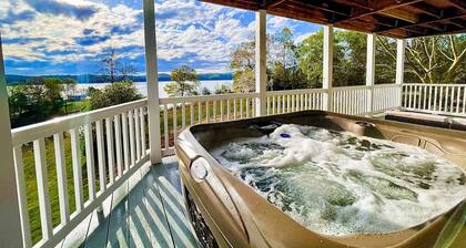 Spacious Luxe Lakefront Home, Hot Tub, Dock, Firepit