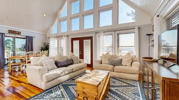 TelevisiĂłn y oficina