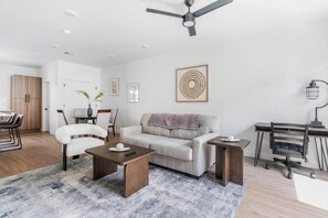 Smart TV - Landing | Stunning 2BD, Gym, Clubhouse (Billings)