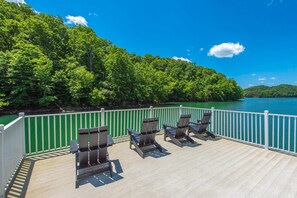 Property grounds - Waterfront Retreat, Sleeps 14, Theater, Games, Grill (Maynardville)
