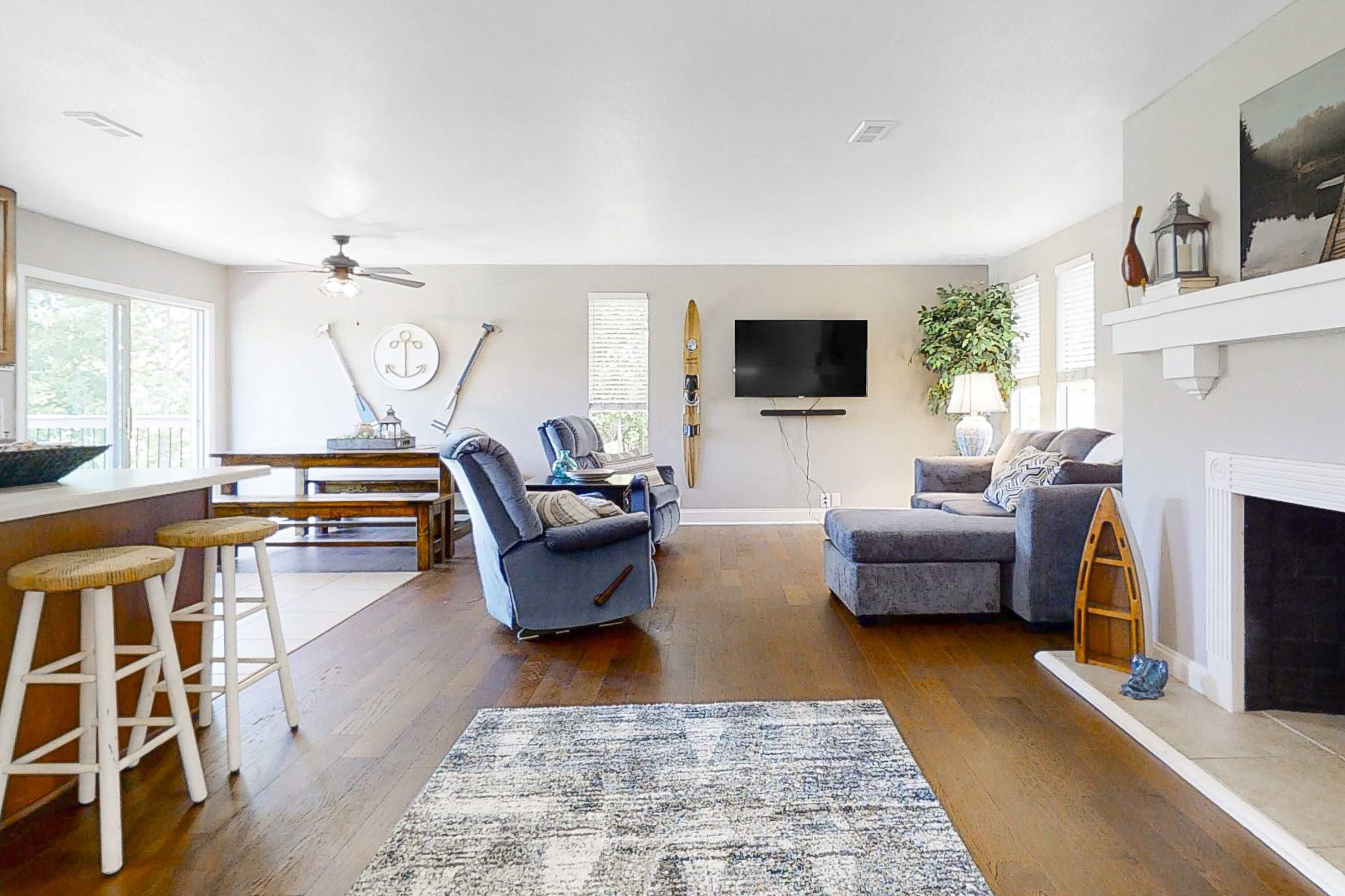 TV, DVD player, offices