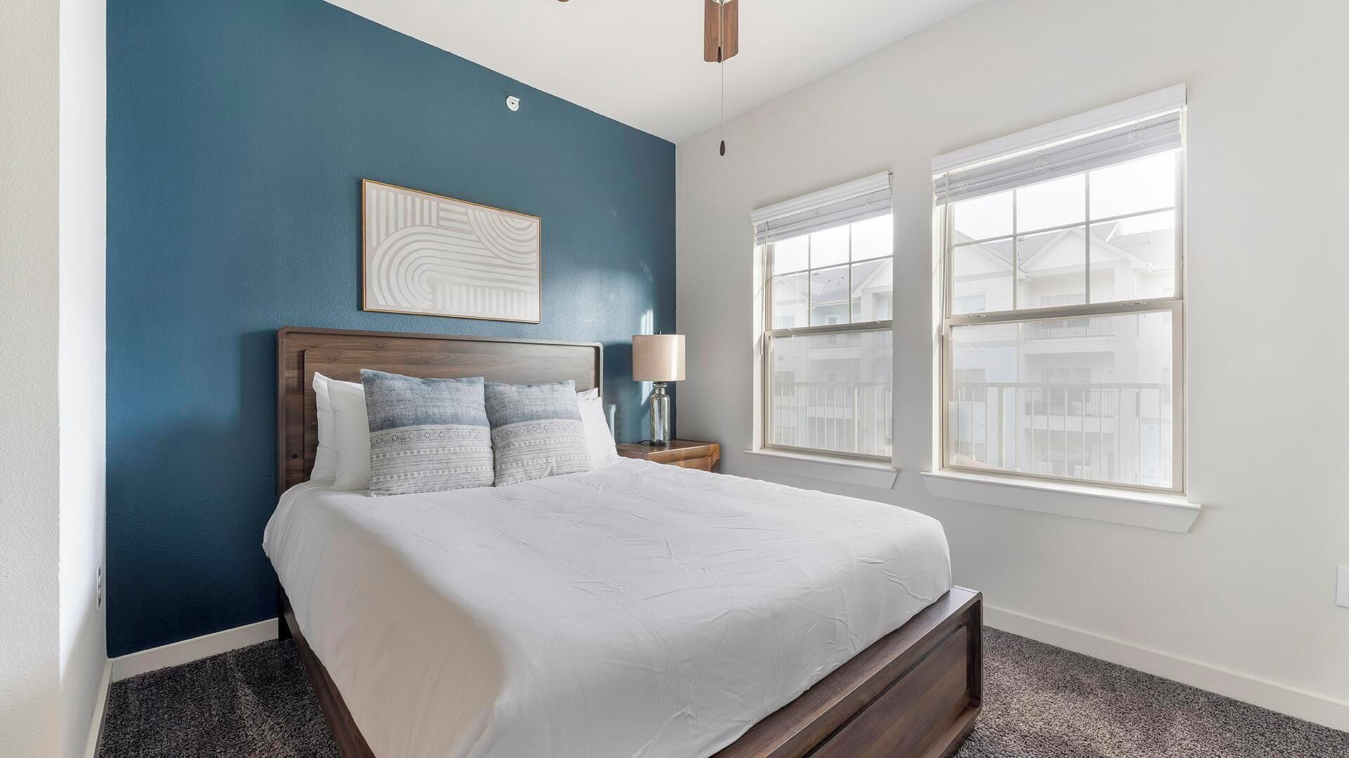 2 bedrooms, desk, iron/ironing board, WiFi