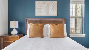 Desk, iron/ironing board, WiFi, bed sheets - Landing | Stylish 1BD, Pool, Gym (Lockhart)