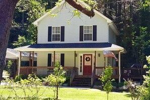 Exterior - Creekside Home W Patio, Sleep 6, 1 Mile to Downtown (Gatlinburg)