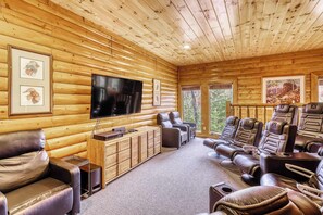 Interior - Family Friendly Woodland Cabin・Hot Tub・Games・View (Pigeon Forge)