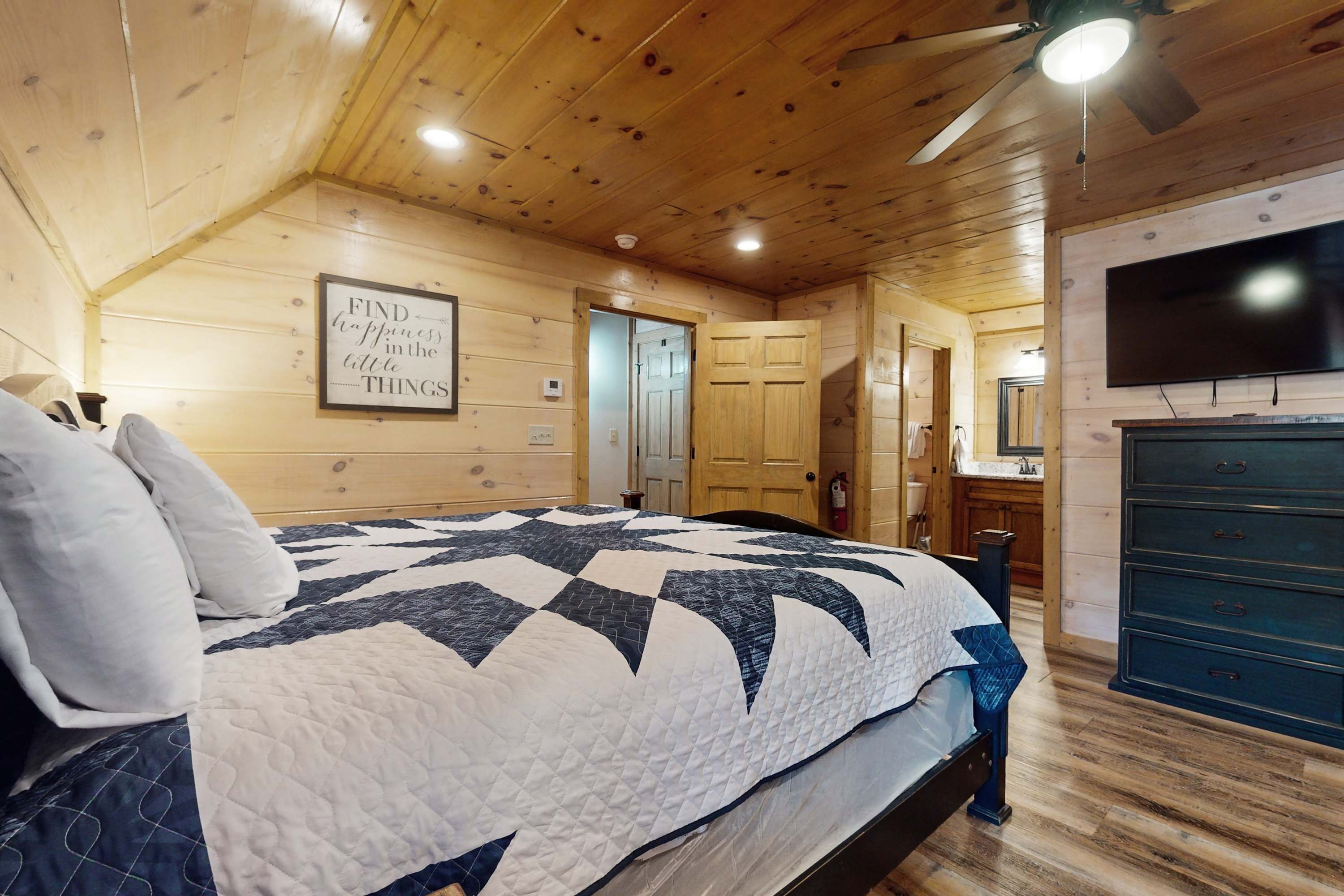 Strykejern/-brett, wi-fi og sengetøy