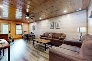TV, offices - Charming 2 Unit Cabin, Sleeps 16, 2 Hot Tubs, Grill (Pigeon Forge)