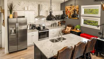 Fridge, microwave, oven, stovetop