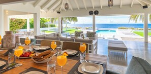 Outdoor dining - Villa Kokolishi - Coral Estate Resort (Sint Willibrordus)