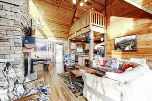 Fernseher, Kamin, Arbeitsbereiche
