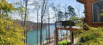 Family-Friendly Big Creek Getaway・Hot Tub・Firepit