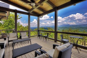Terrace/patio - Cozy Cabin W Home Theater, Sleeps 15, Hot Tub, Views (Sevierville)