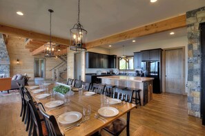 Dining - Cozy Cabin W Home Theater, Sleeps 15, Hot Tub, Views (Sevierville)