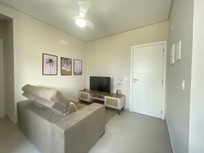 Living area - Cozy apartment in Ingleses, Florianópolis. Condominium with swimming pool; (Florianópolis)