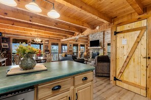 Interior - Secluded Retreat W Mtn Views, Sleeps 6, Hot Tub (Sevierville)