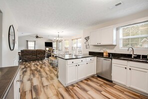 Interior - Dog Welcome Cottage Near Smokies, Sleeps 4, Firepit (Pigeon Forge)
