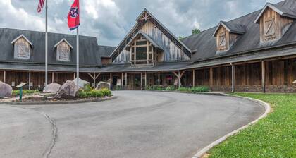 Cozy Cabin, Sleep 3・Hot Tub・Free Attraction Ticket