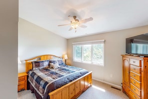 3 bedrooms, desk, iron/ironing board, WiFi