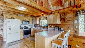 Frigorífic, microones, forn i placa de cuina