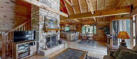 Tv, pejs, dvd-afspiller, kontorer