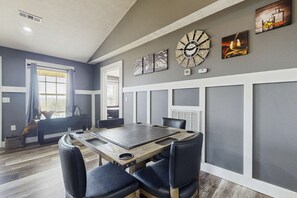 Dining - Peaceful Family Friendly Home, Sleeps 12・Games (Kodak)