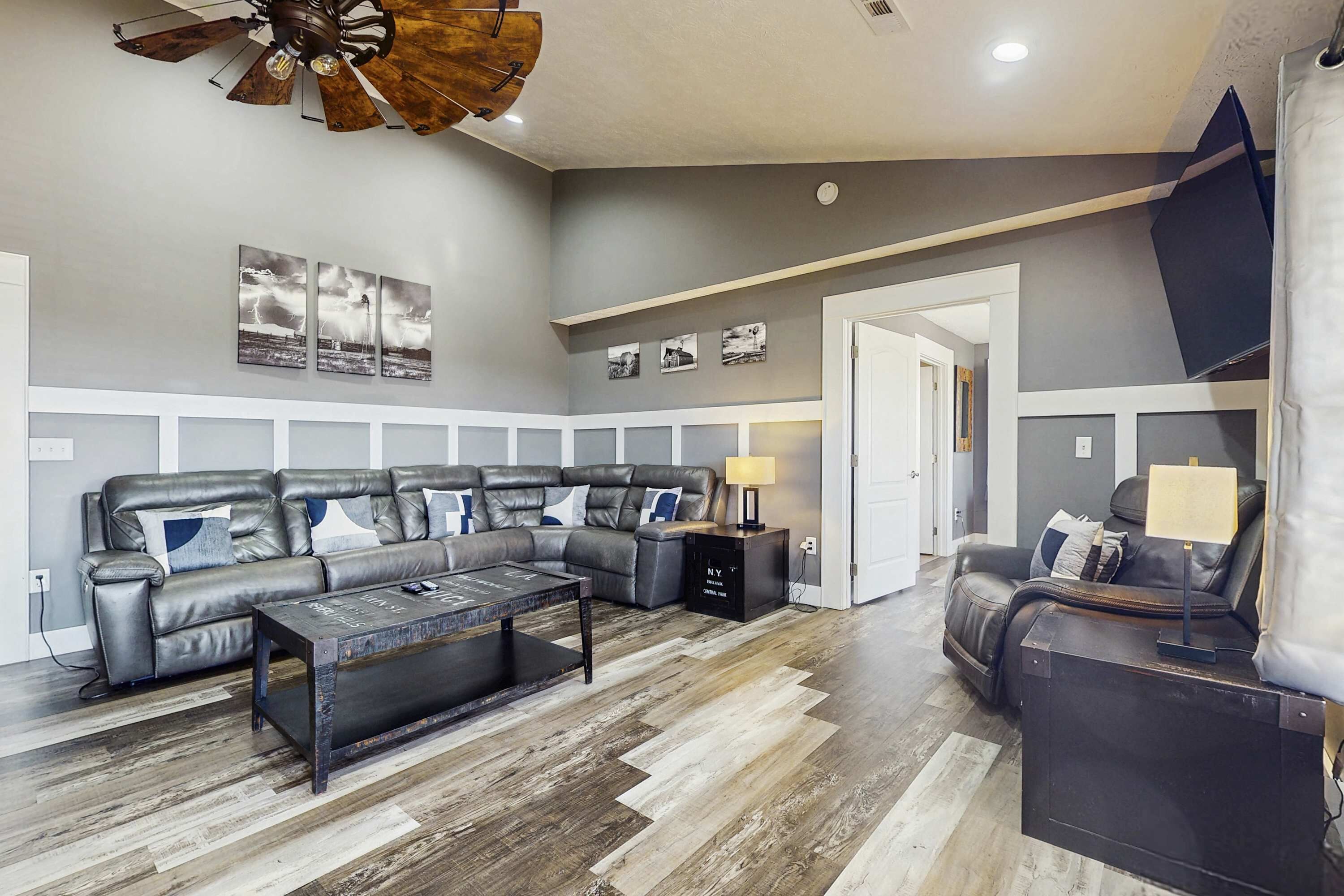 电视、电子游戏、桌上足球、办公室