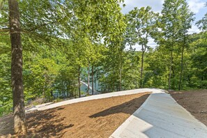 المنطقة المحيطة بالمنشأة