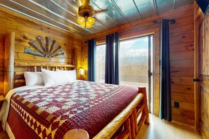 6 bedrooms, iron/ironing board, WiFi, bed sheets - Cozy Wooded Cabin, Game Room, Hot Tub, Large Deck (Gatlinburg)