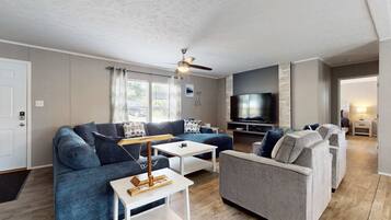 TV, DVD-spiller og kontorer