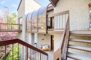 Exterior - Newly Renovated Condo, Sleeps 7・Arcade・Shared Pool (Gatlinburg)