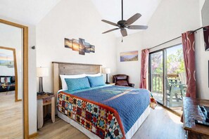 3 bedrooms, iron/ironing board, WiFi, bed sheets - Newly Renovated Condo, Sleeps 7・Arcade・Shared Pool (Gatlinburg)
