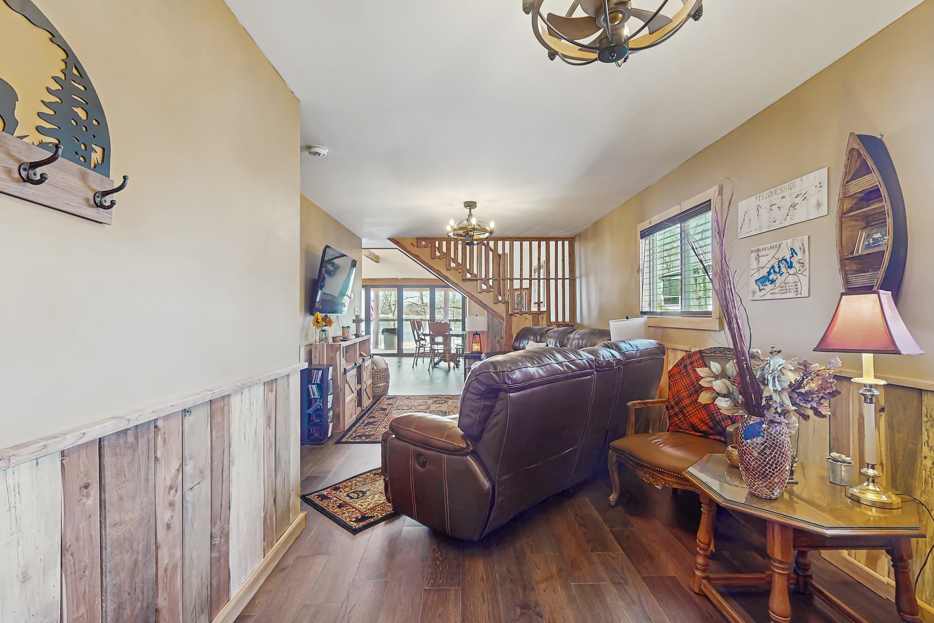 TV, DVD player, offices