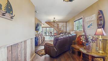 TV, DVD player, offices