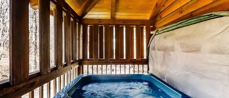 Indoor spa tub