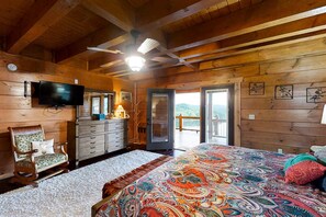 办公桌、熨斗/熨衣板、WiFi、床单