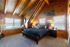 Desk, iron/ironing board, WiFi, bed sheets - 3 Story Lake Escape, Sleeps 16・Hot Tub・Pool Table (New Tazewell)